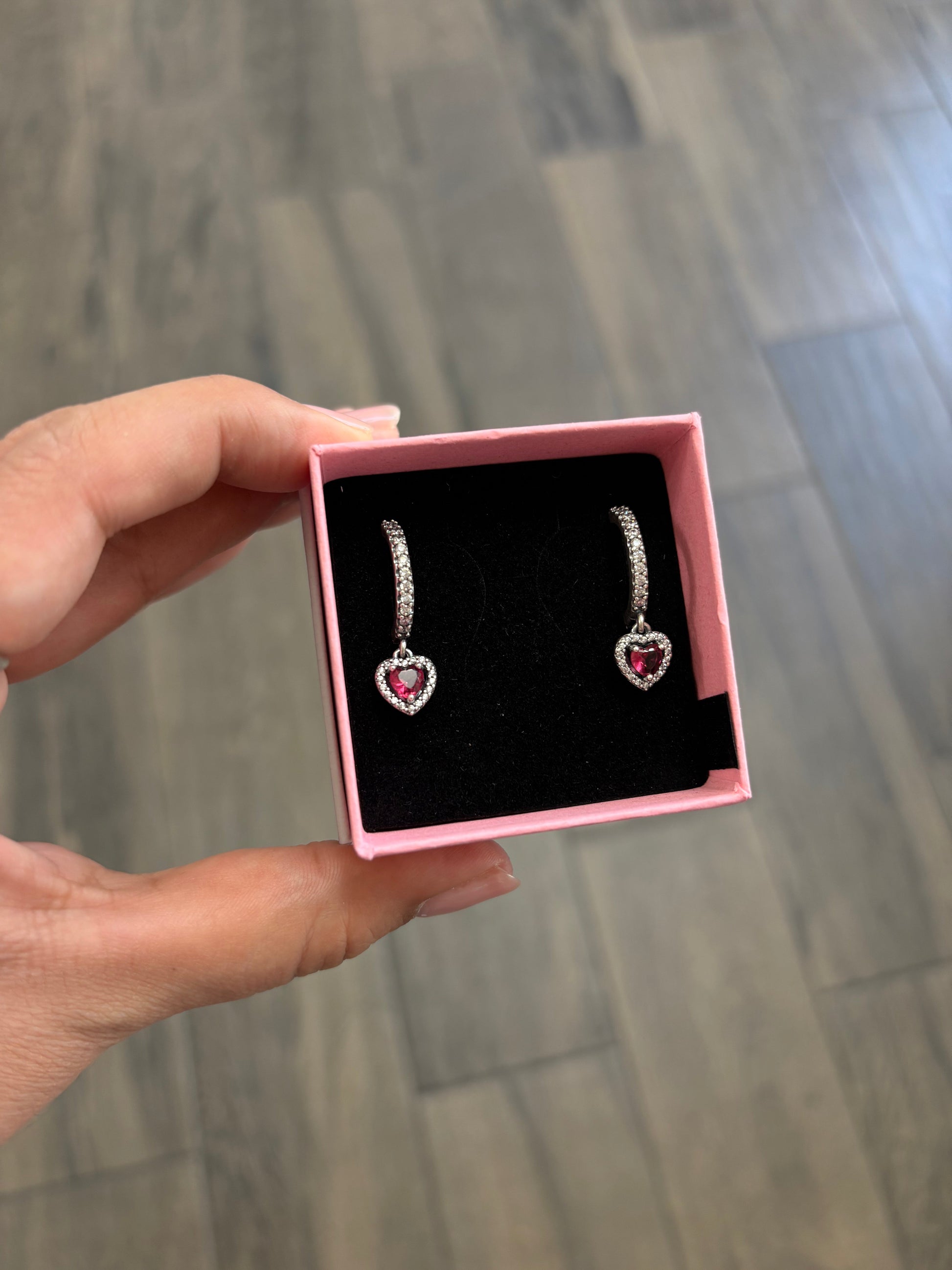 A13 Aretes con corazón colgante 🩷