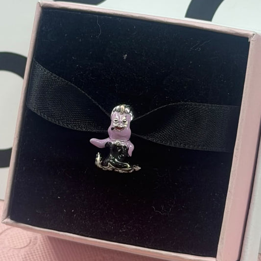 CHP110 Charm Ursula